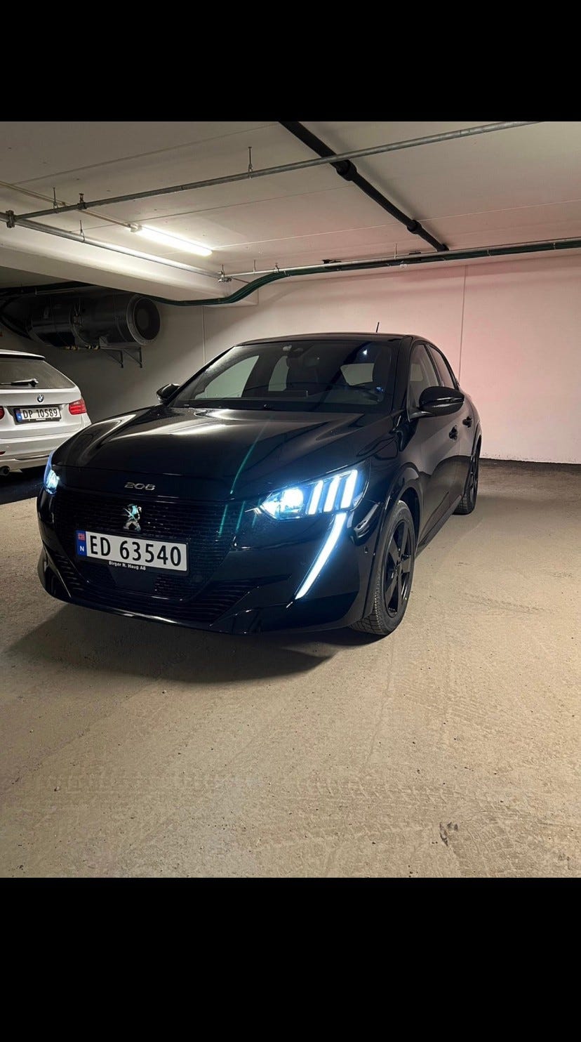 Peugeot e-208