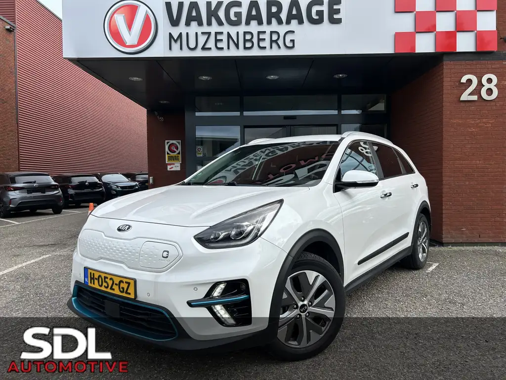 Kia e-Niro ExecutiveLine 64 kWh // FULL LED // NAVI + CARPLAY