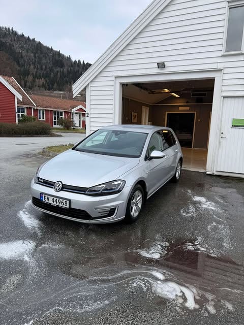 Volkswagen e-Golf VII