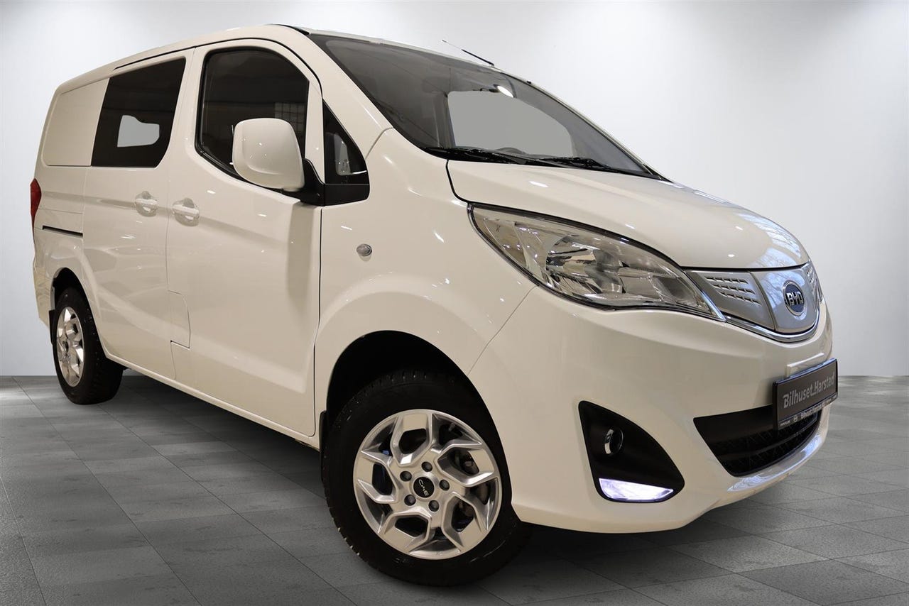 BYD T3