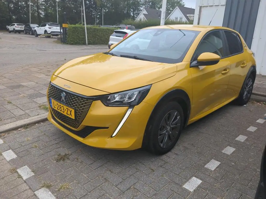 Peugeot e-208 EV Active Pack 50 kWh | Navigatie | Parkeersensore