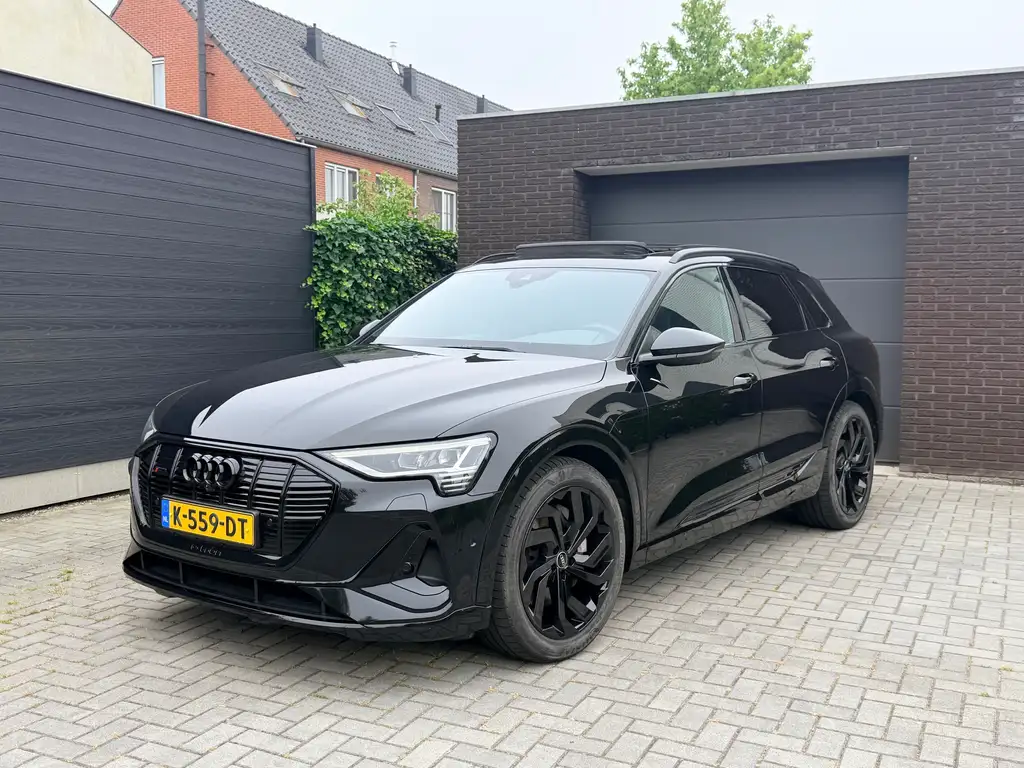 Audi e-tron Audi e-tron 55 quattro S Edition — 408pk, All Black, panoramadak