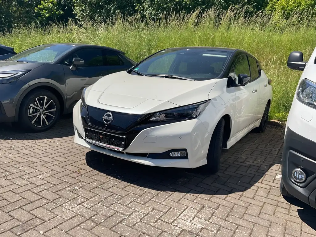 Nissan Leaf N-Connecta ACC+LED+Navi+SHZ+Winterp.+360+LM