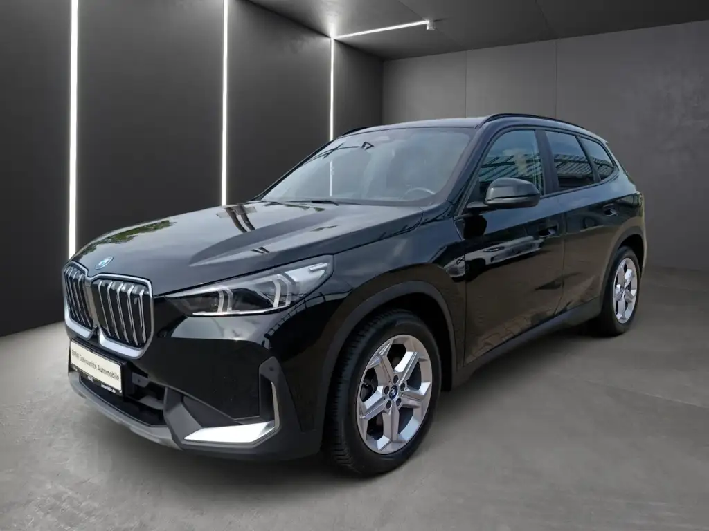 BMW iX1 xDrive30 HEAD UP+SPORTSITZE+SPORTFAHRWERK