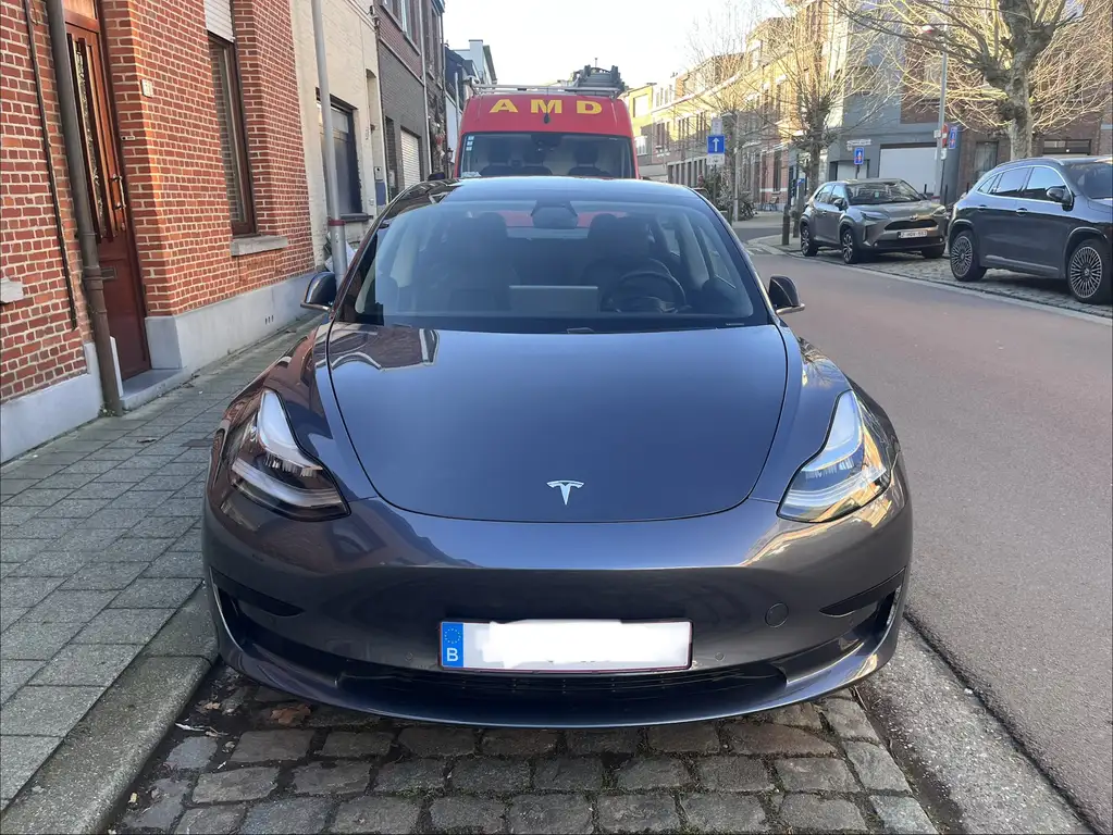 Tesla Model 3 Standard Model Plus