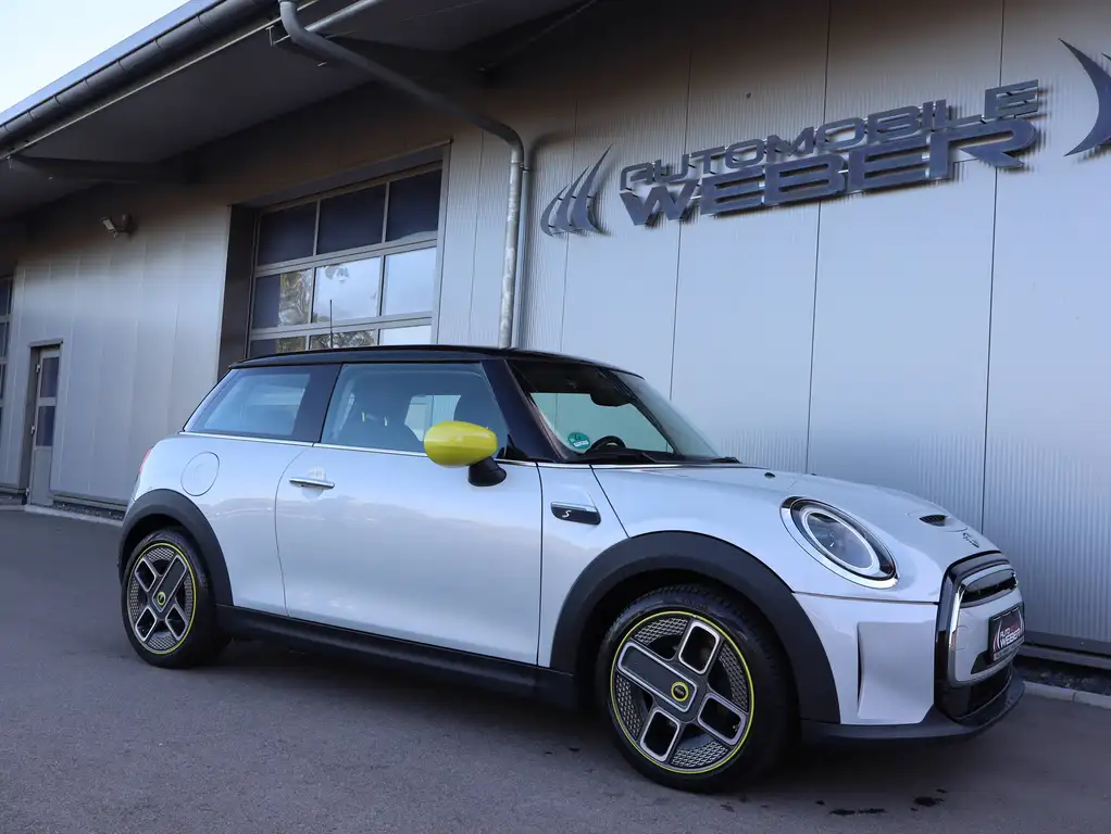 MINI Cooper SE Mini Cooper SE CLASSIC TRIM *1.HAND*NAVI*SITZHEIZUNG*PDC*LED*DAB*