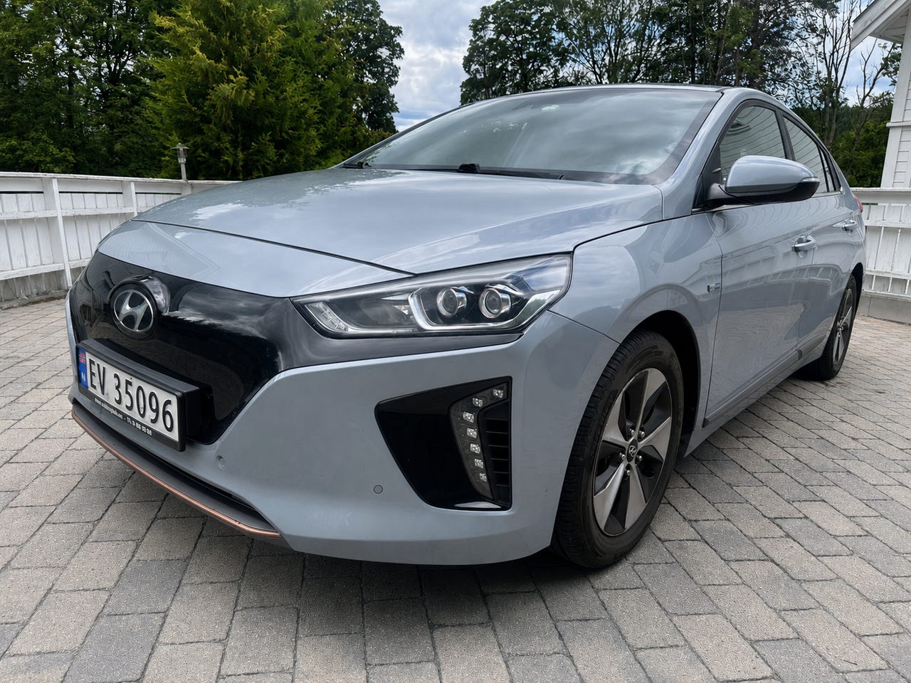 Hyundai IONIQ