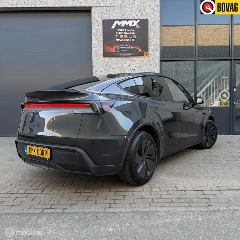 Tesla Model Y Long Range RWD