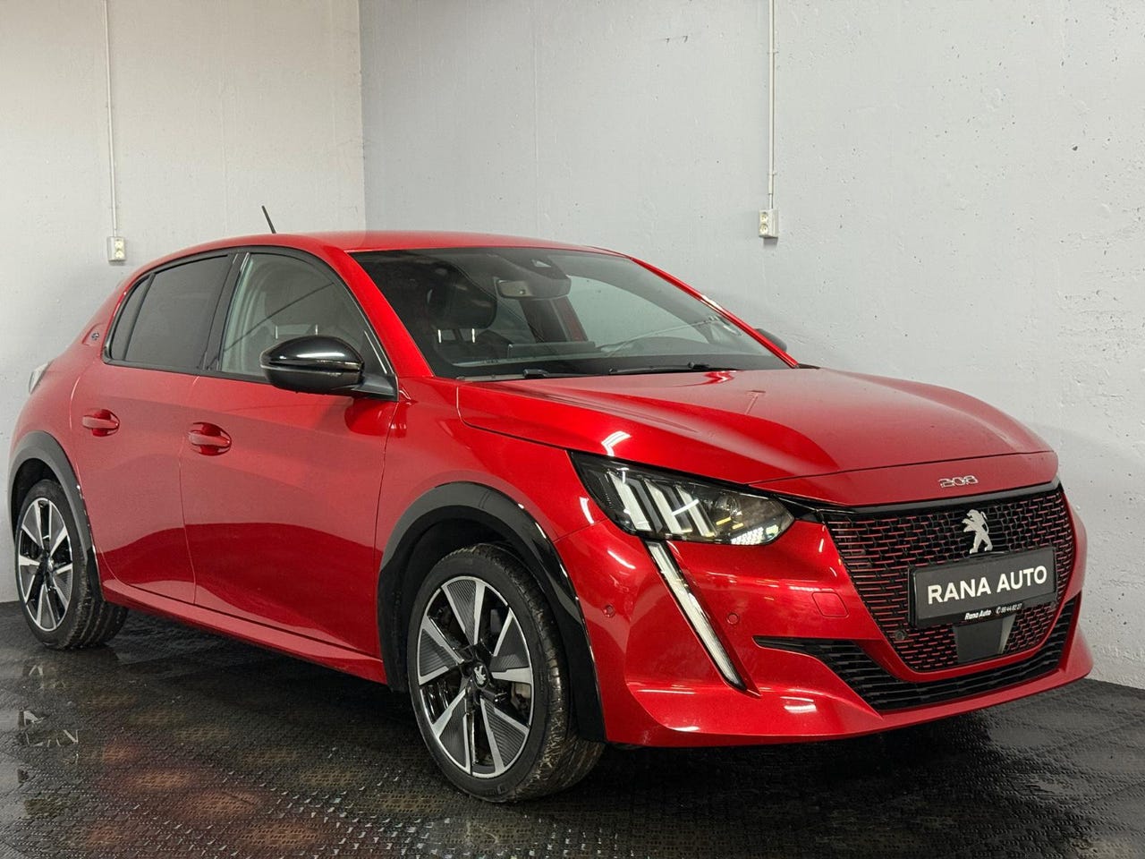 Peugeot e-208