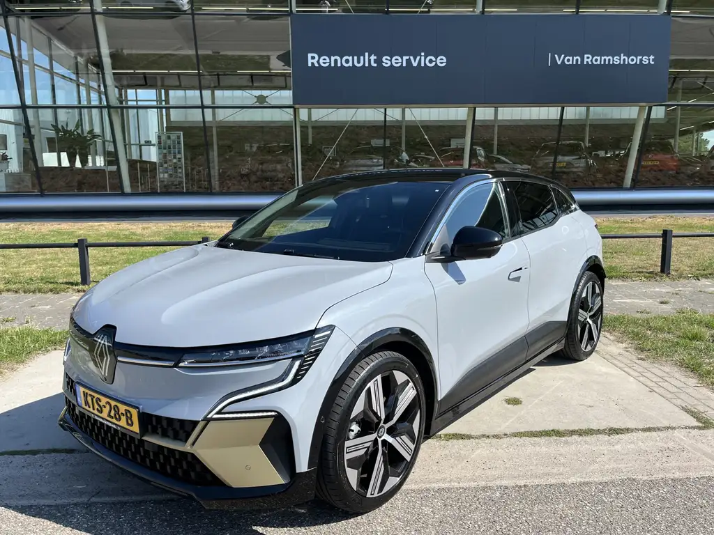 Renault Megane E-Tech EV60 220 PK Iconic / 360 Camera / Winter pakket /