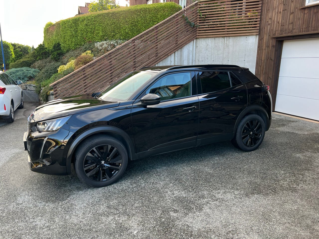 Peugeot e-2008