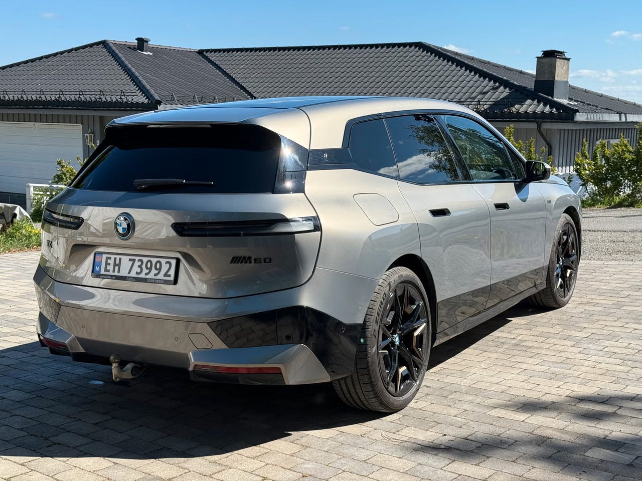 BMW iX