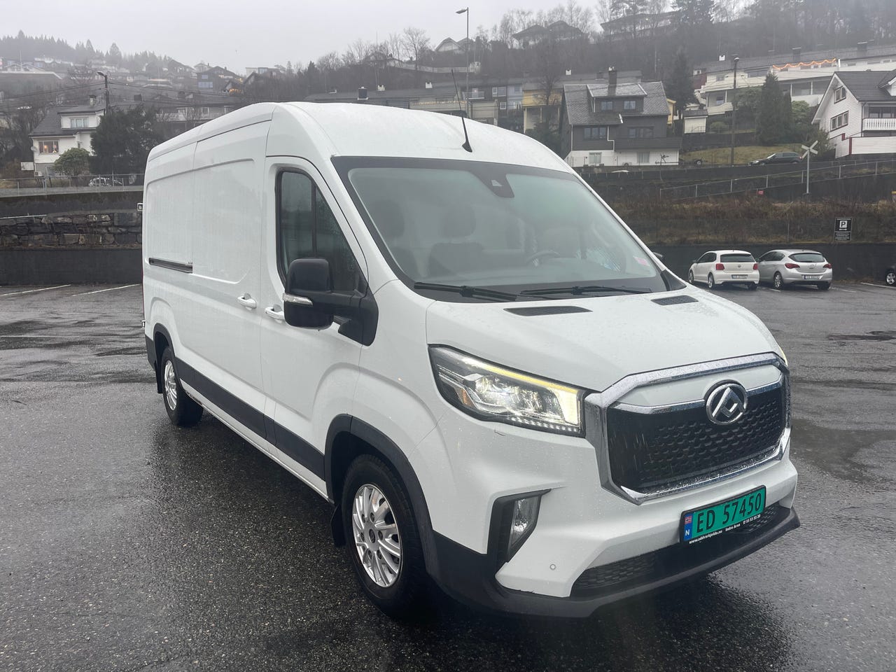 Maxus e-Deliver 9