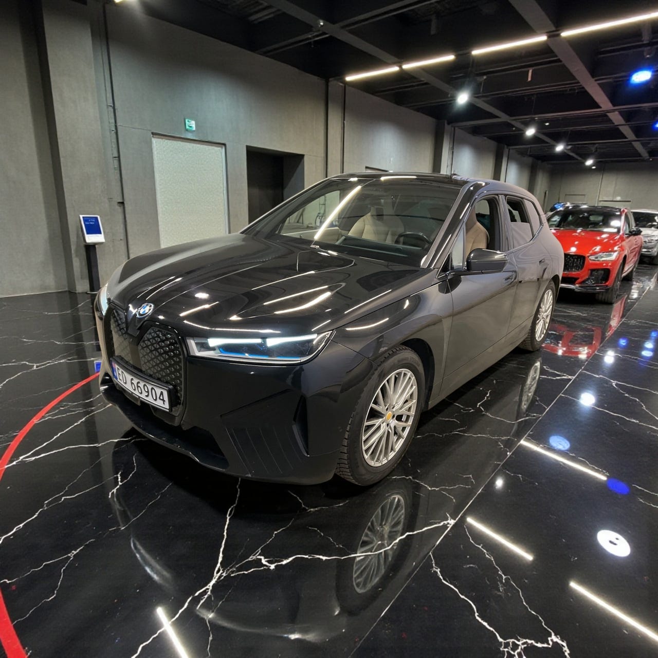 BMW iX