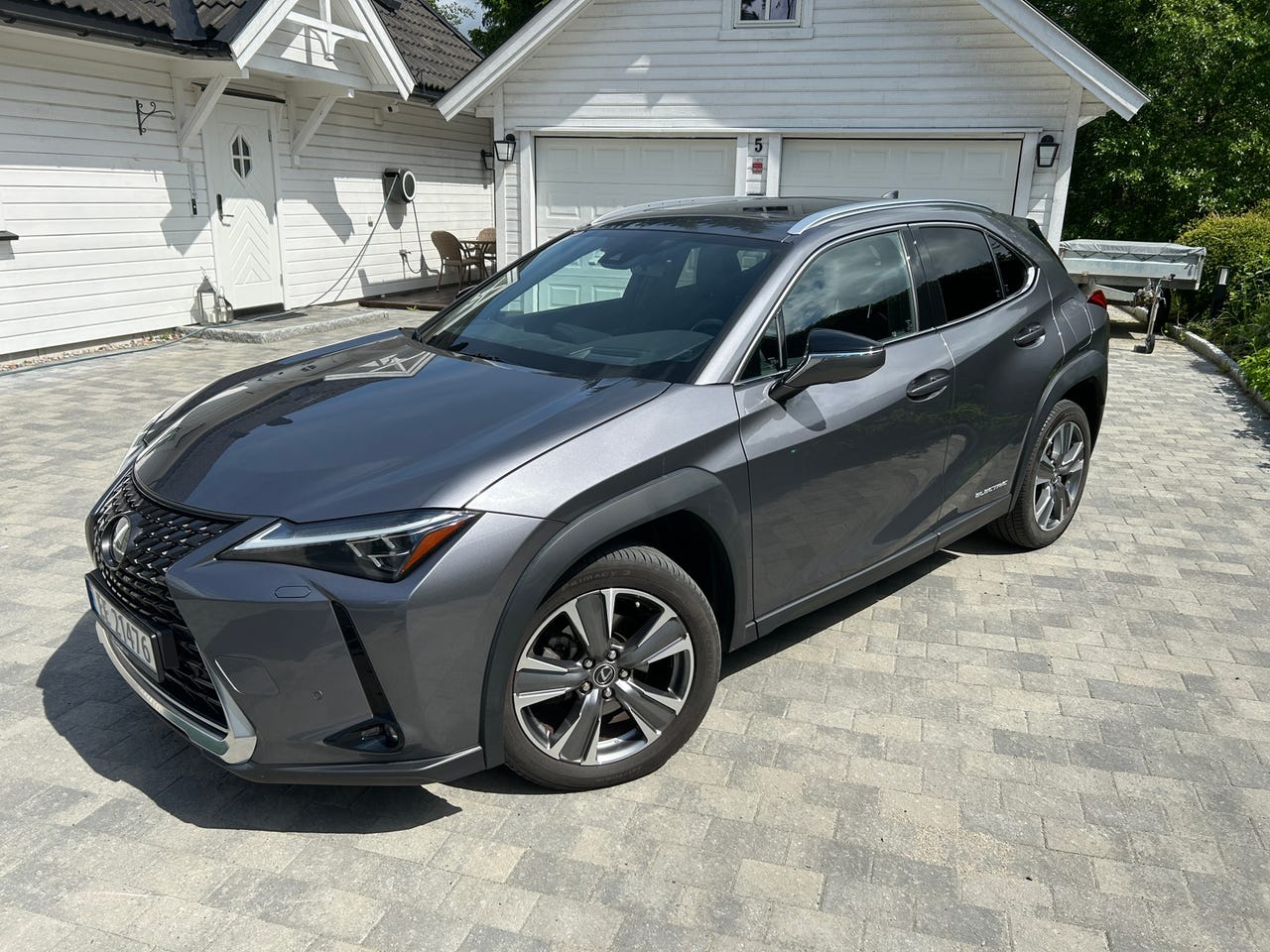 Lexus UX300e