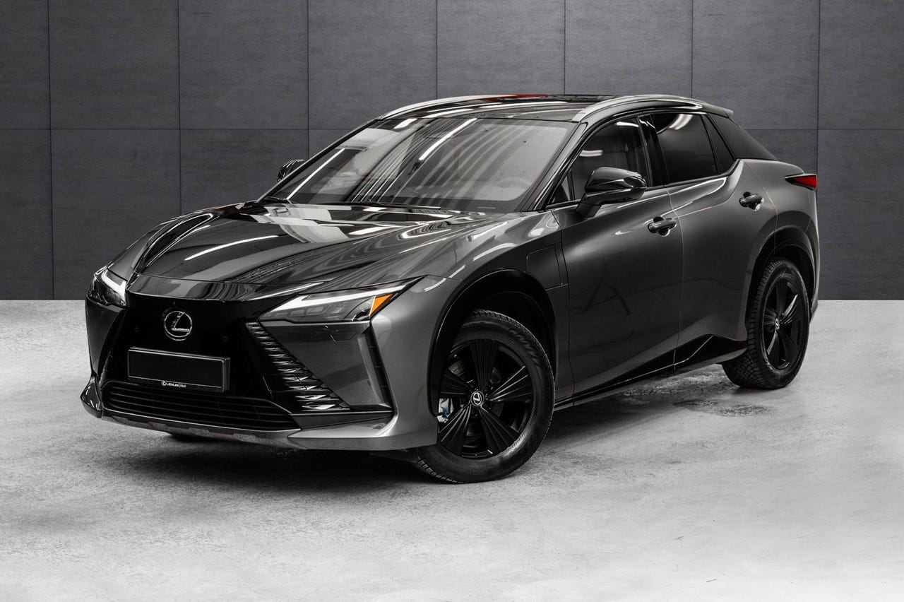 Lexus RZ450e