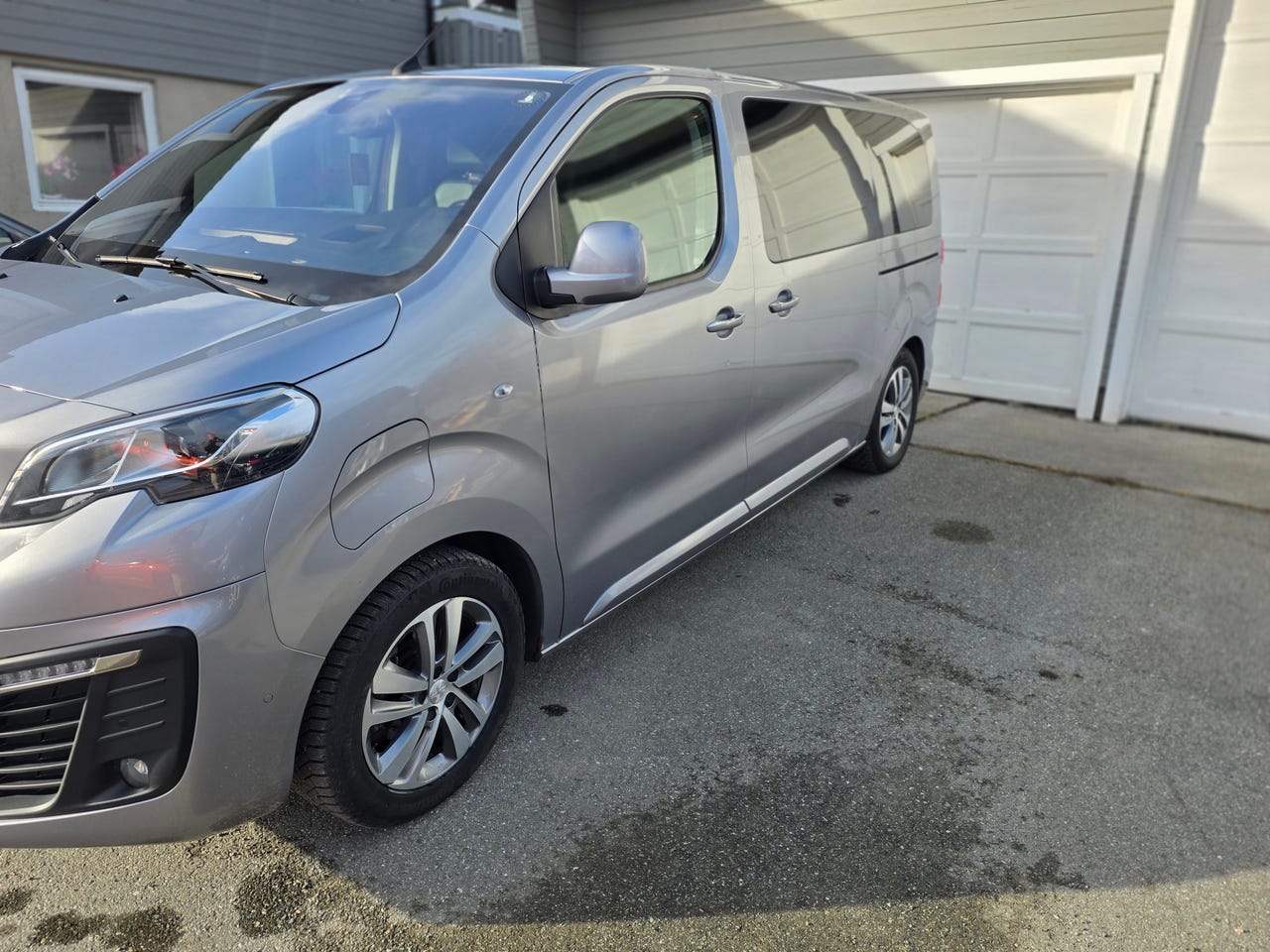 Peugeot e-Traveller