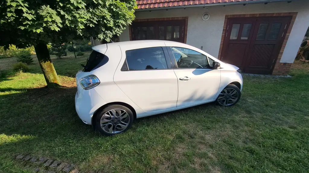 Renault ZOE Intens mit Mietbatterie 41 kWh in weiß metallic