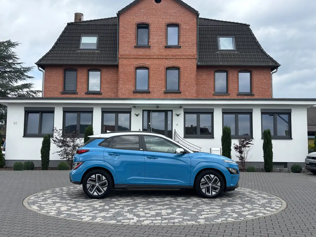 Hyundai KONA Prime LED HUD NAV LEDER 4xSHZ 64KWh
