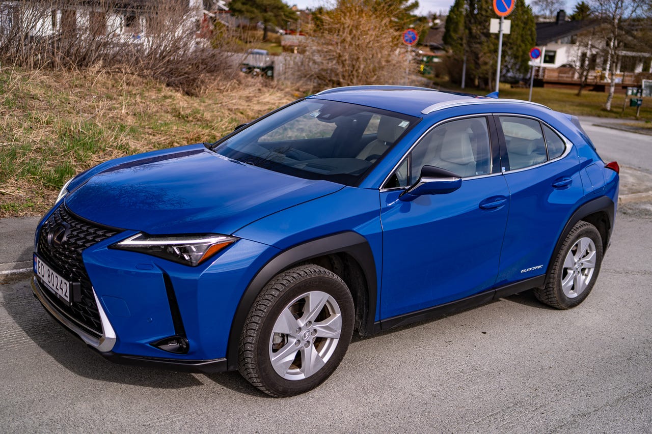 Lexus UX300e