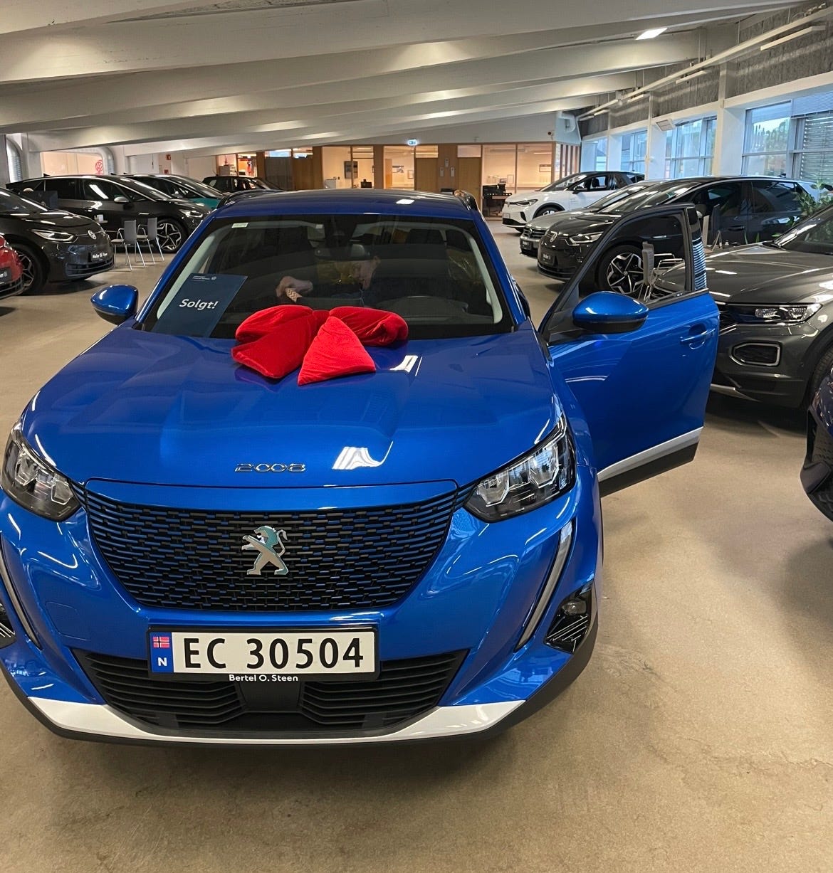 Peugeot e-2008