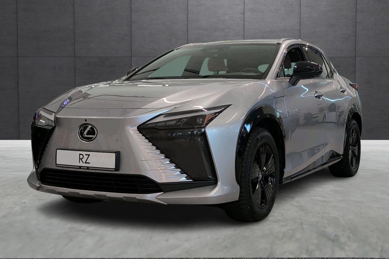 Lexus RZ450e