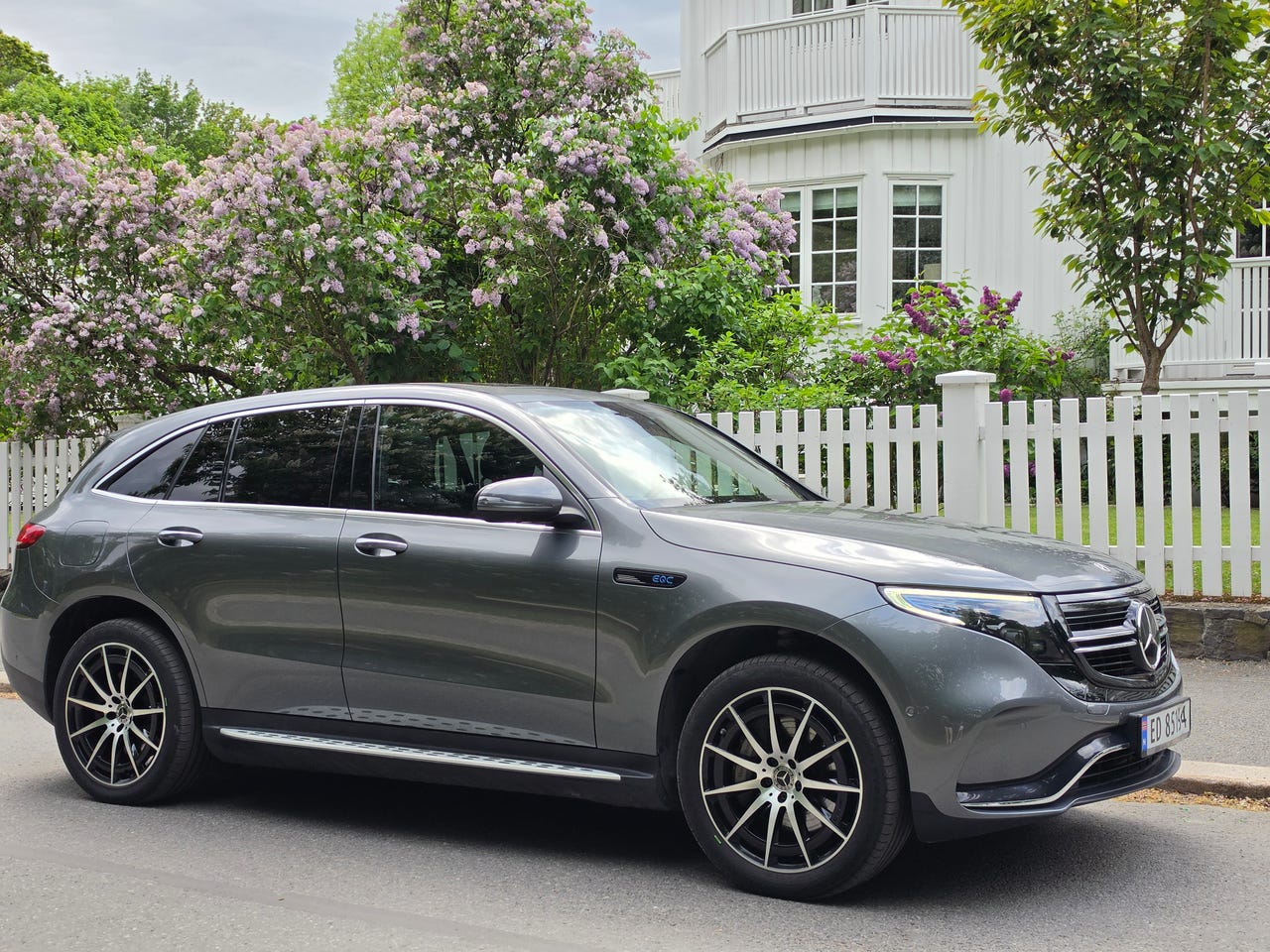 Mercedes-Benz EQC400