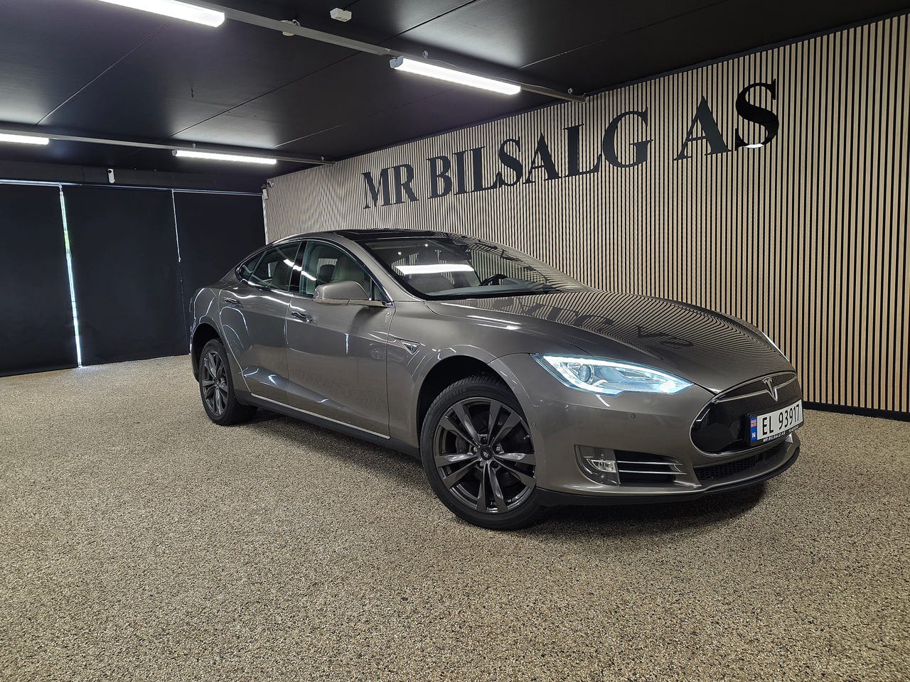 Tesla Model S