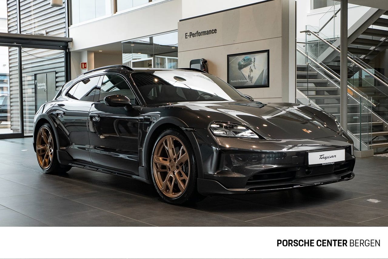 Porsche Taycan Cross Turismo
