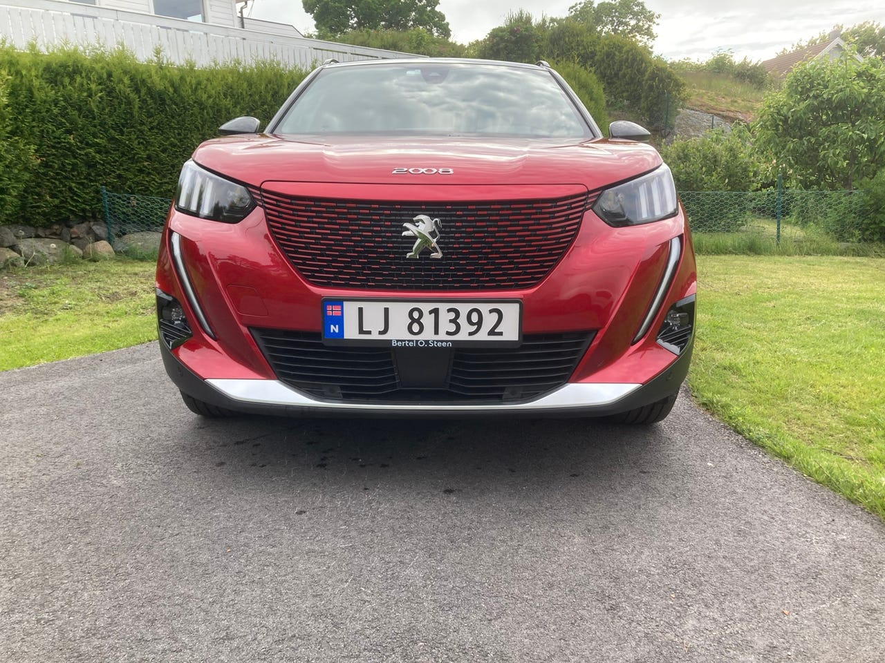 Peugeot e-2008