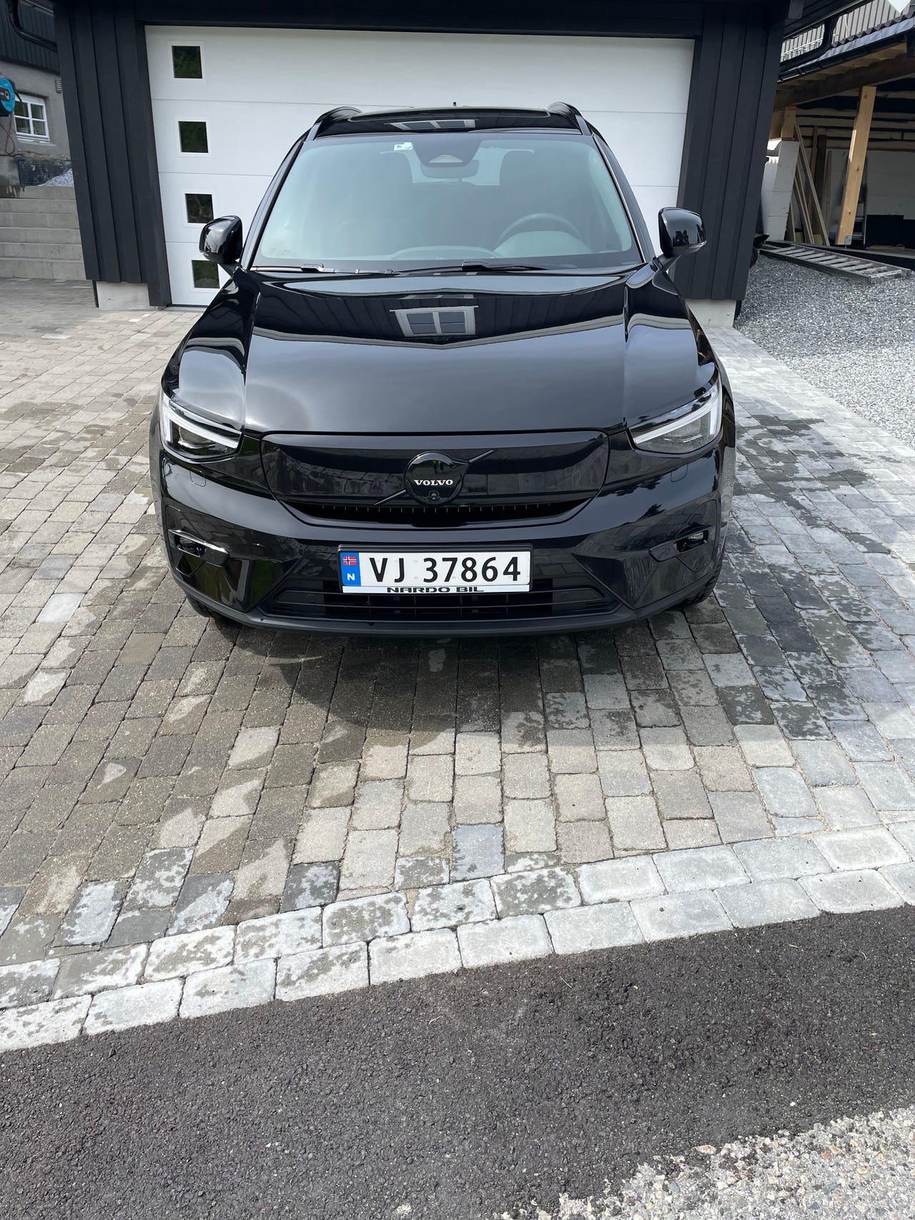 Volvo EX40