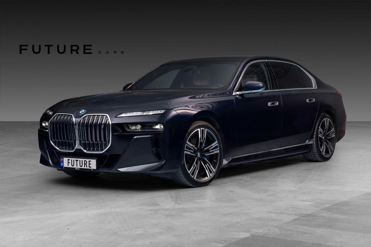 BMW i7