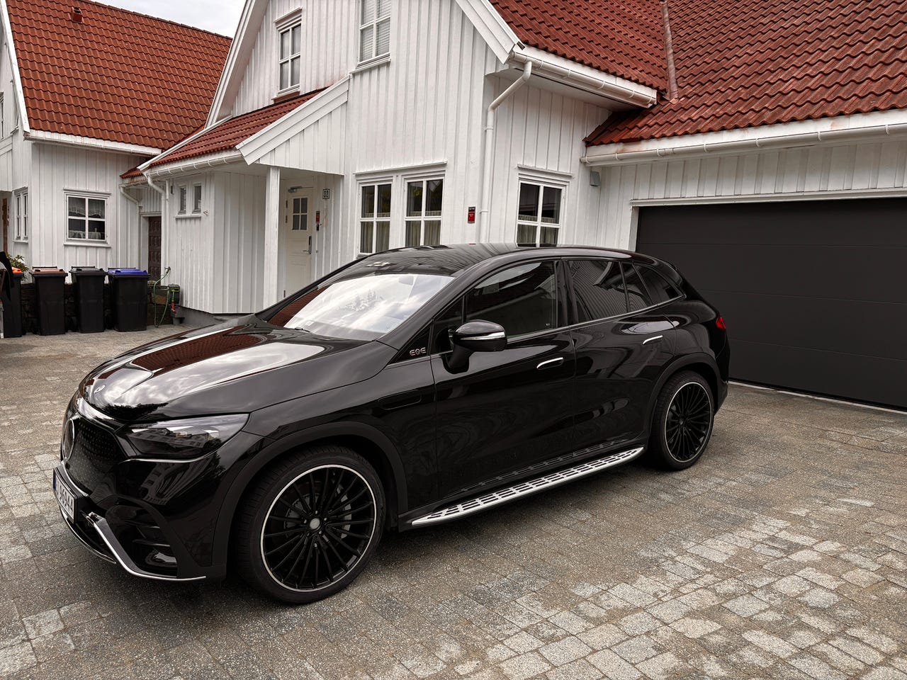 Mercedes-Benz EQE SUV