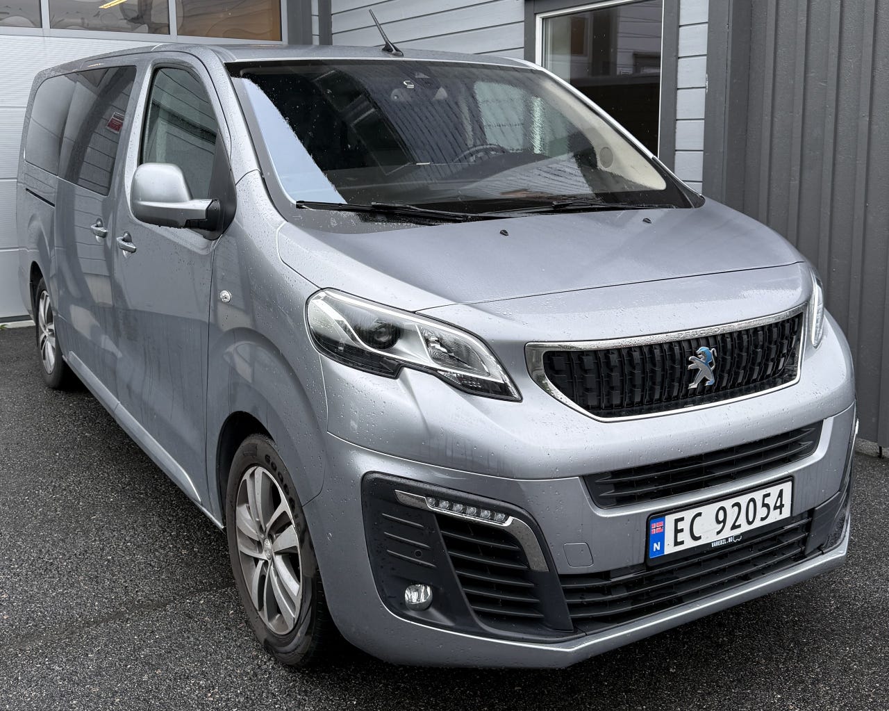 Peugeot e-Traveller