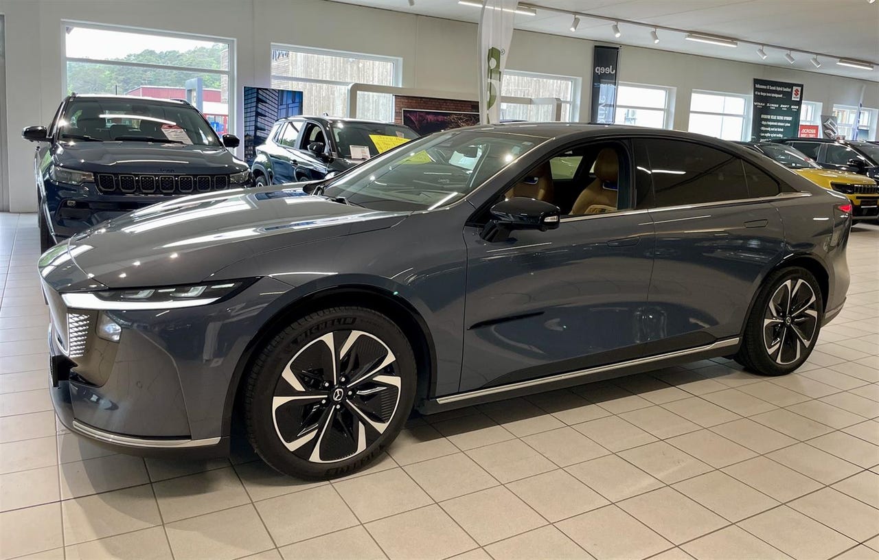 Mazda 6e