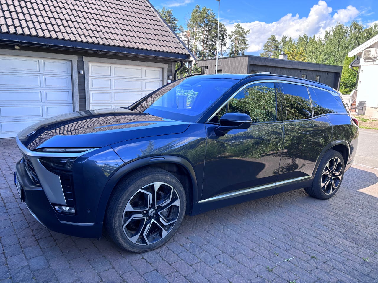 NIO ES8