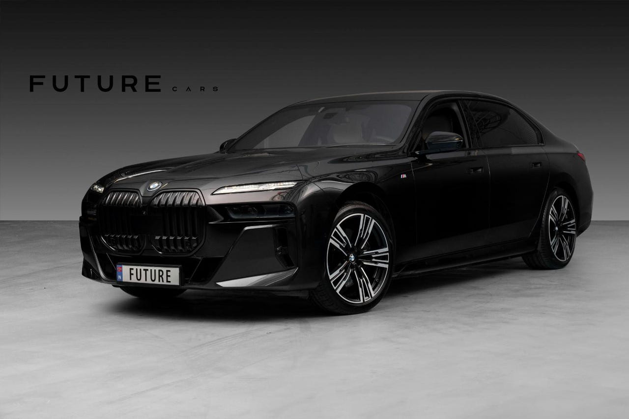 BMW i7
