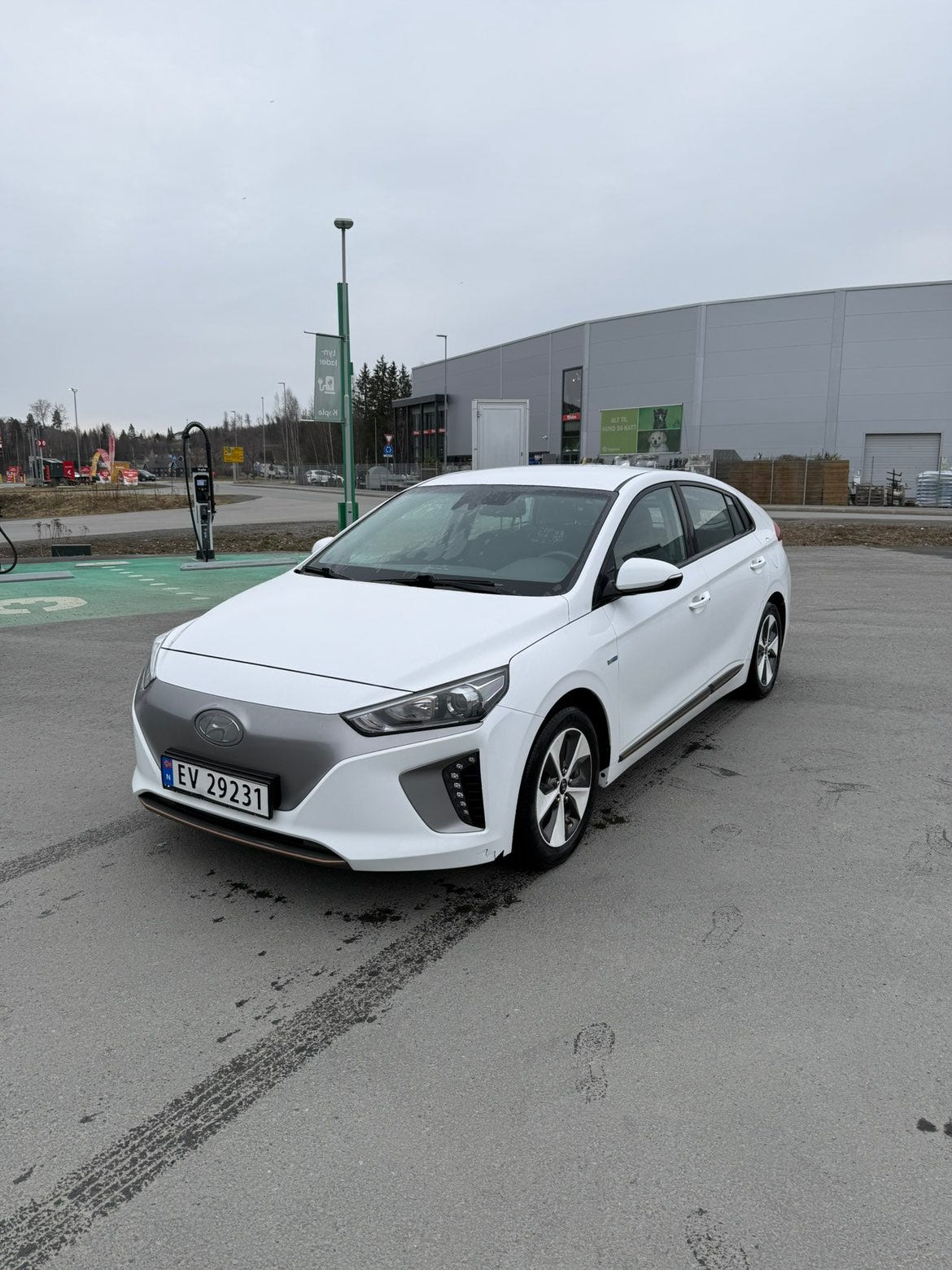 Hyundai IONIQ