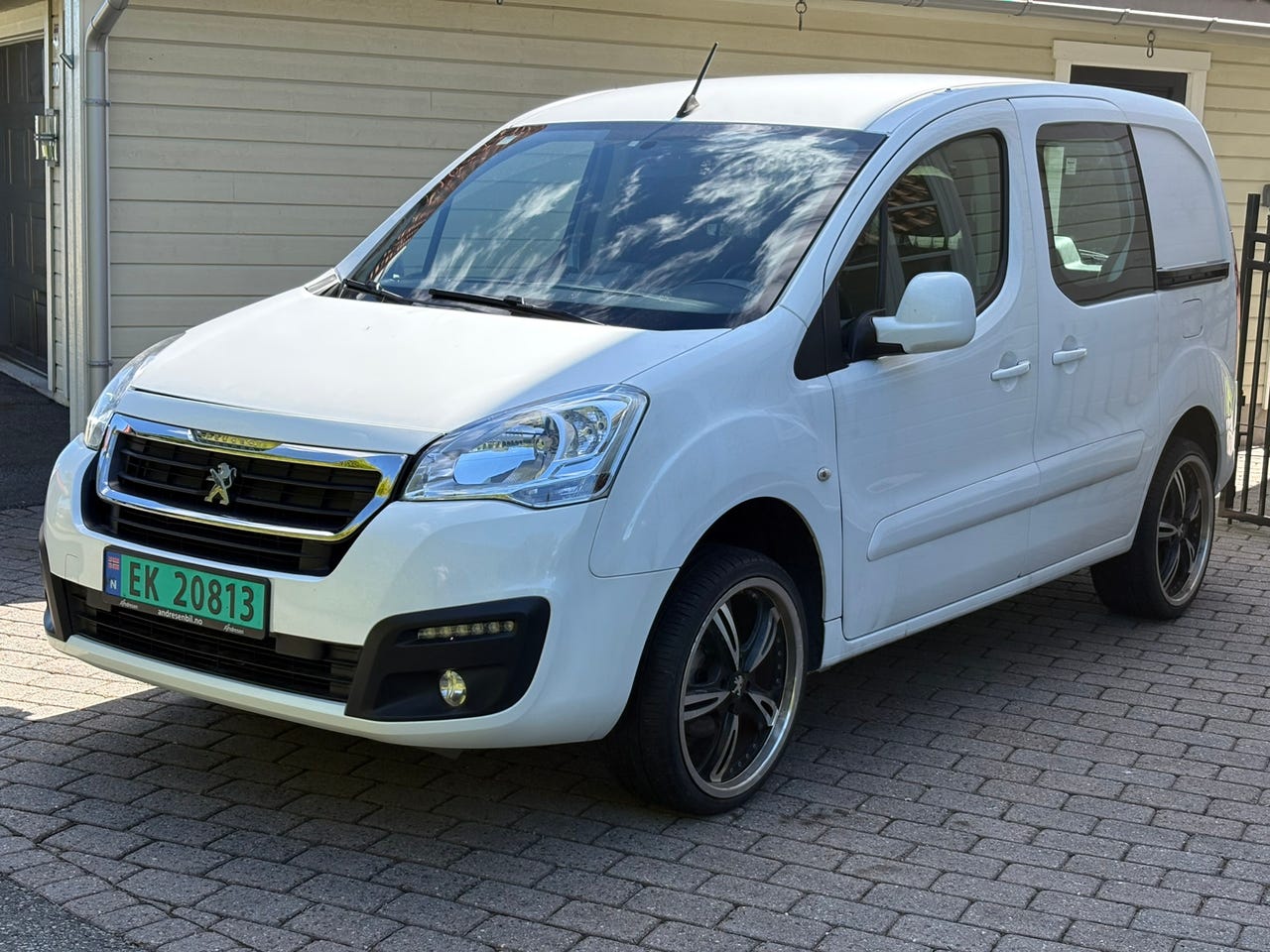 Peugeot e-Partner