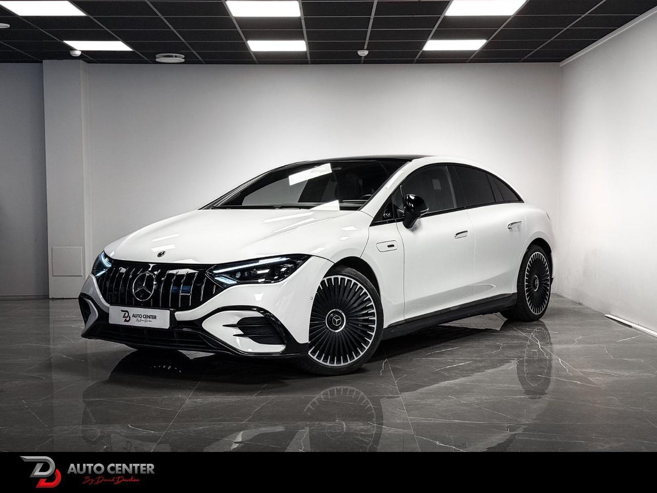 Mercedes-Benz EQE43