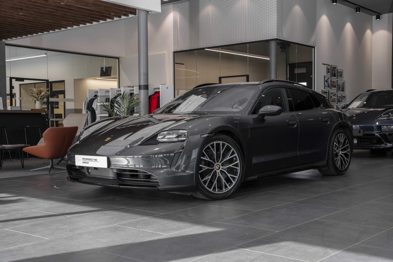Porsche Taycan Cross Turismo