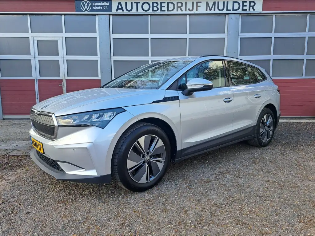 Skoda Enyaq iV 60 180 Pk Business Edition Stoelverwarming, Cam