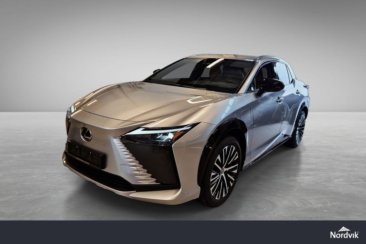 Lexus RZ450e