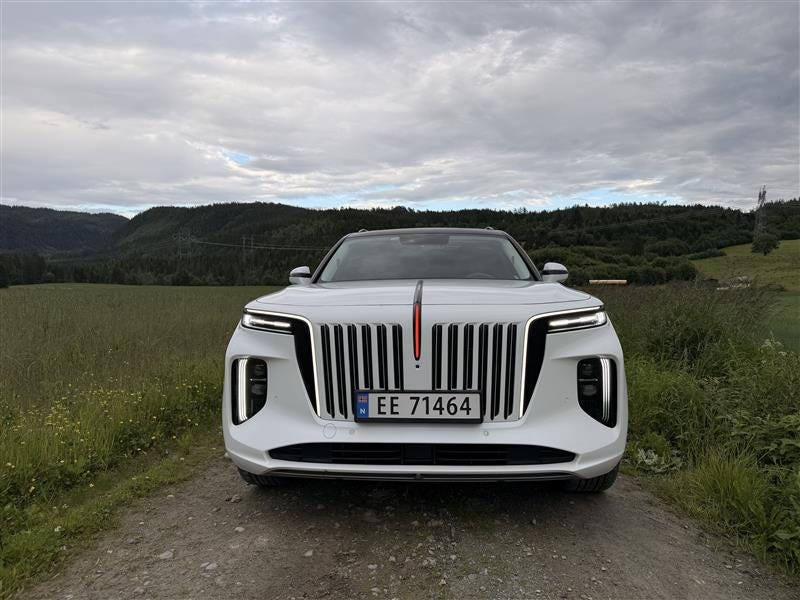 Hongqi E-HS9
