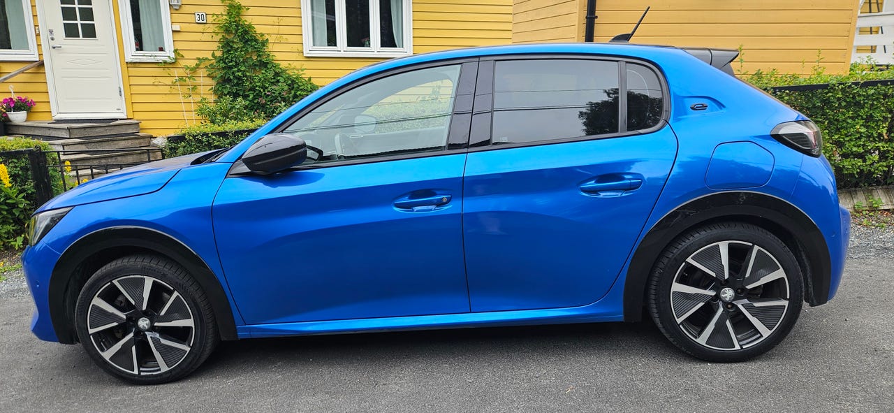 Peugeot e-208