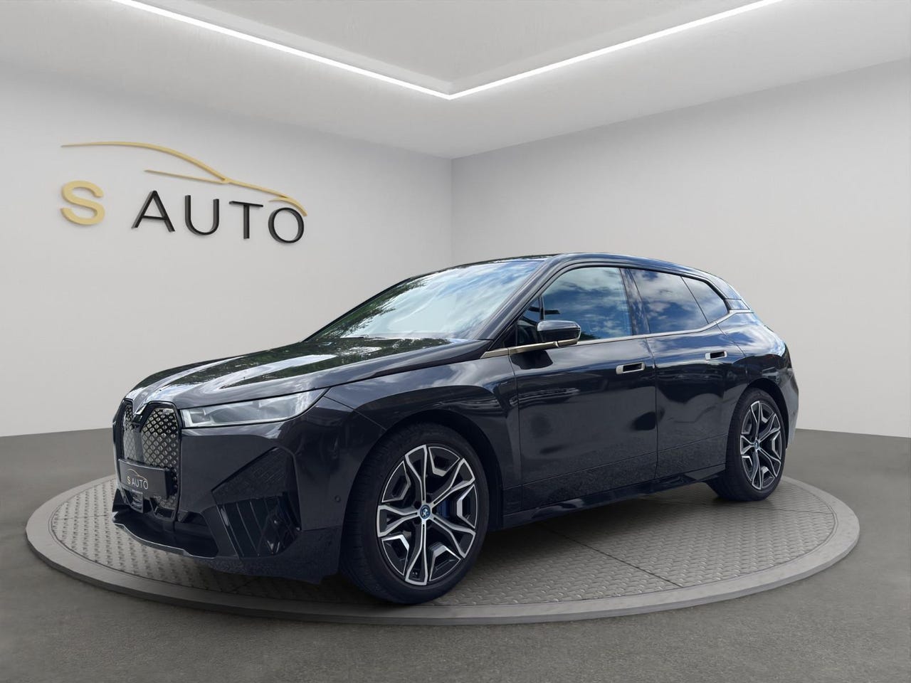 BMW iX