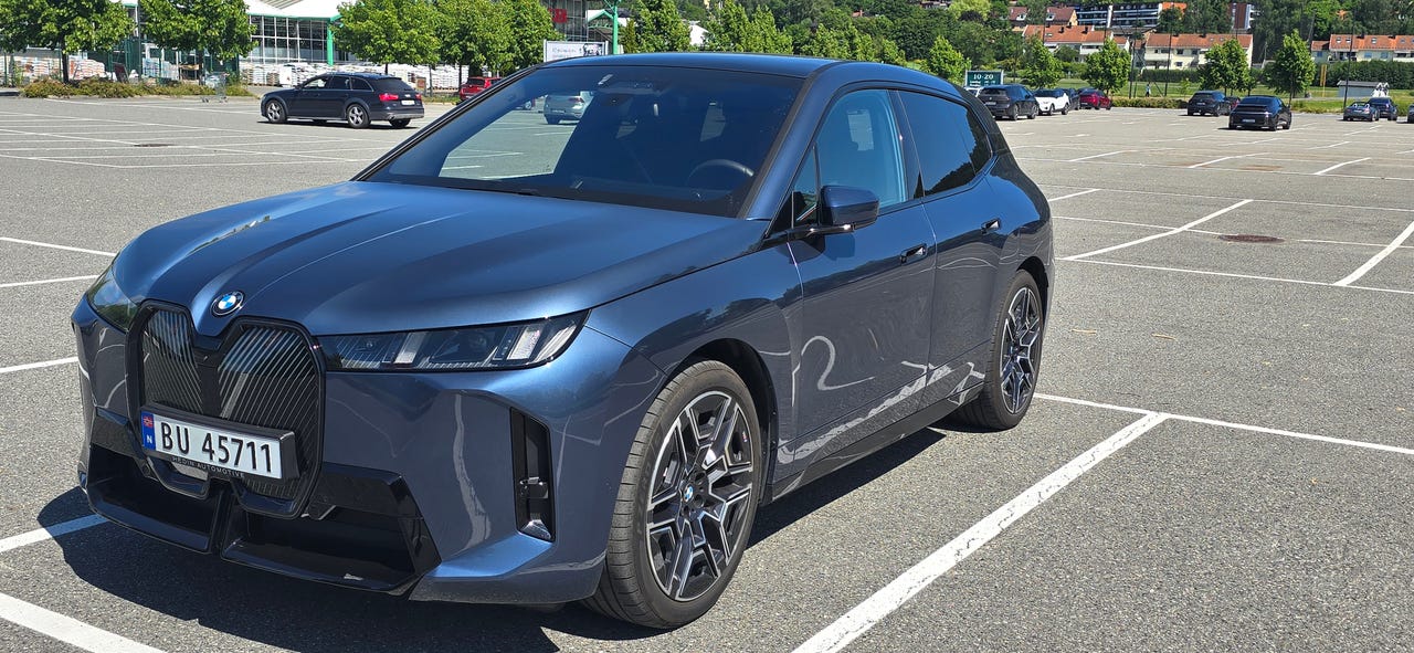 BMW iX