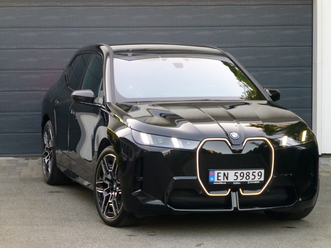 BMW iX