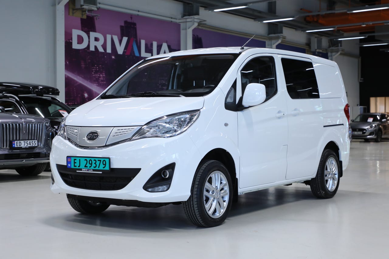 BYD T3