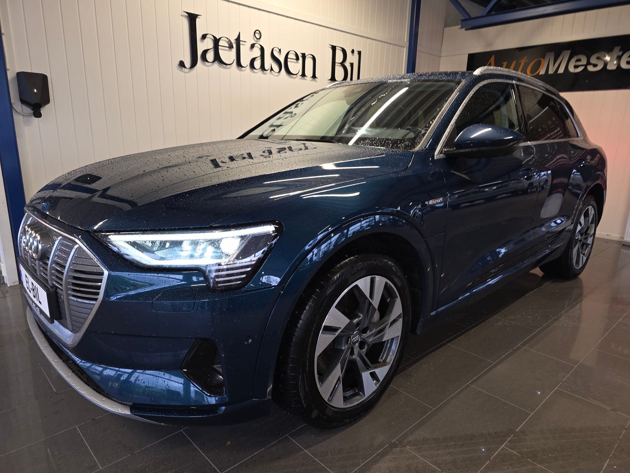 Audi e-tron